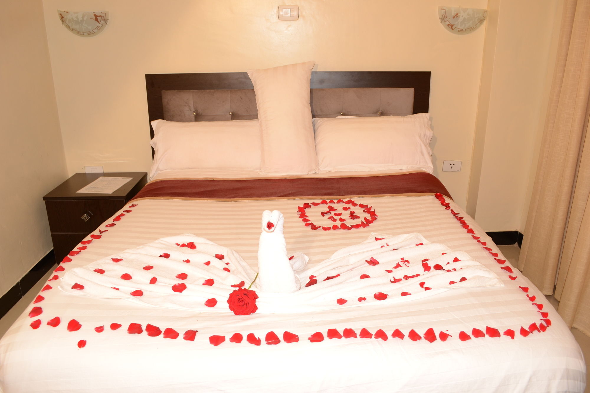 Lakemark Hotel And Tour Service Bahir Dar Eksteriør billede